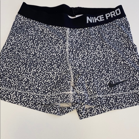 Nike Shorts - Picture 2 of 4